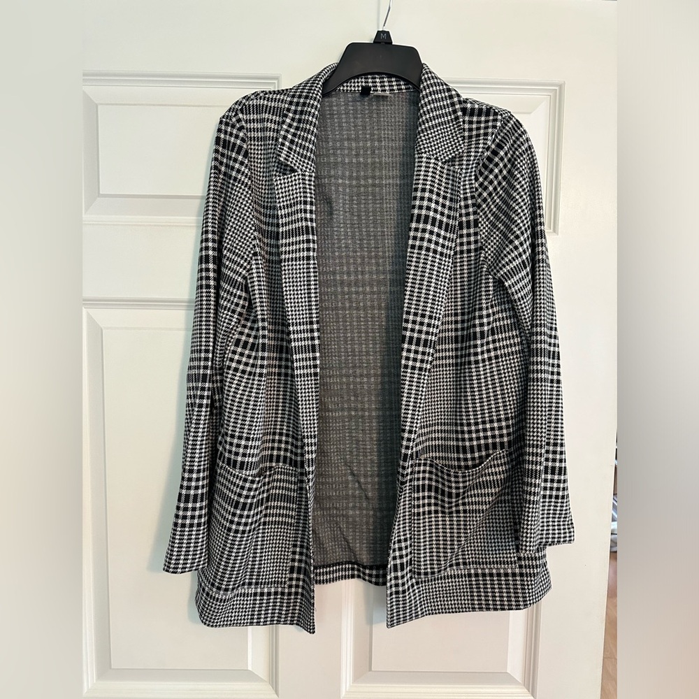 H&M women’s plaid Blazer